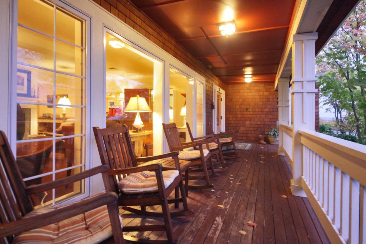 Saratoga Inn Langley Exterior photo