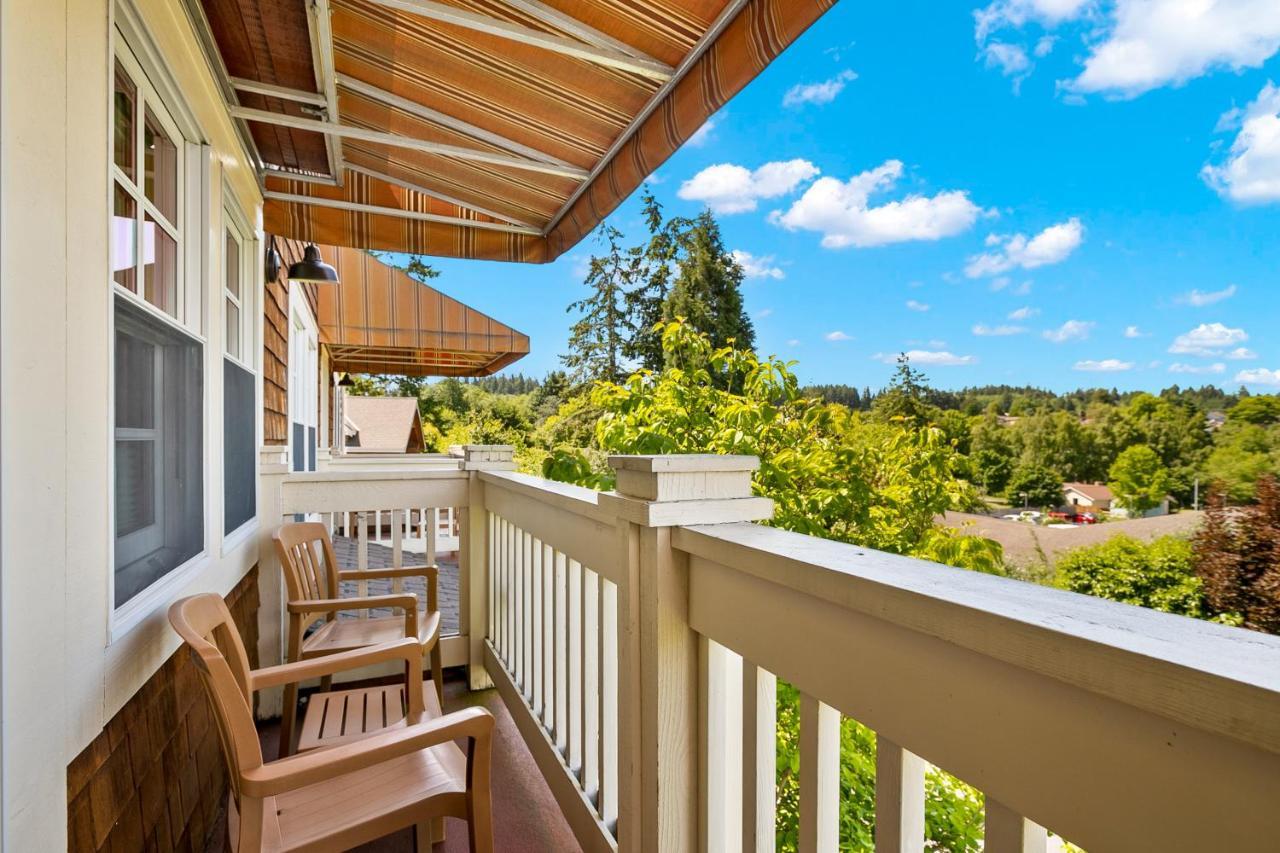 Saratoga Inn Langley Exterior photo